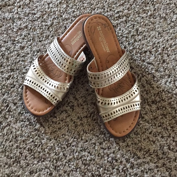 Naturalized N5 Comfort Gold Metallic Slide Sandals - Picture 1 of 4
